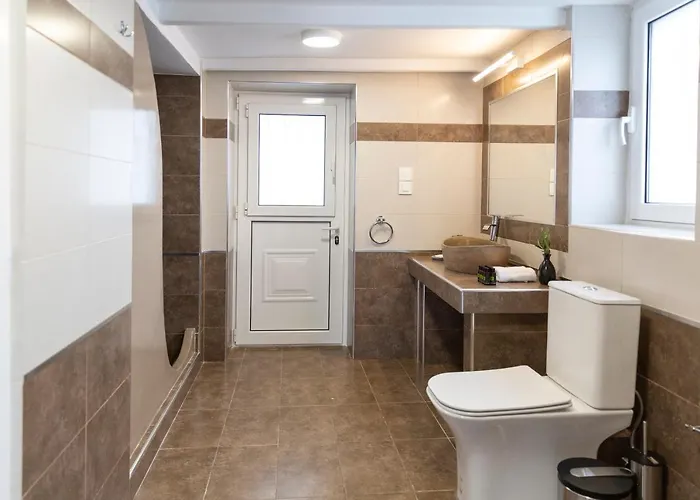 Alojamento de Acomodação e Pequeno-almoço Captain's House Vóthon